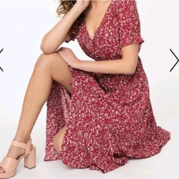 Hayden Los Angeles Floral Ruched Waist Maxi Dress Asymmetrical Hem Size Medium - Picture 1 of 11